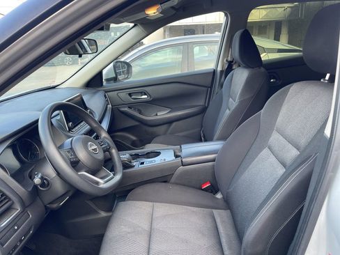 Used 2024 Nissan Rogue SV image 7