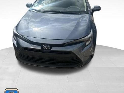 Used 2024 Toyota Corolla LE w/ LE Convenience Package FWD image 1