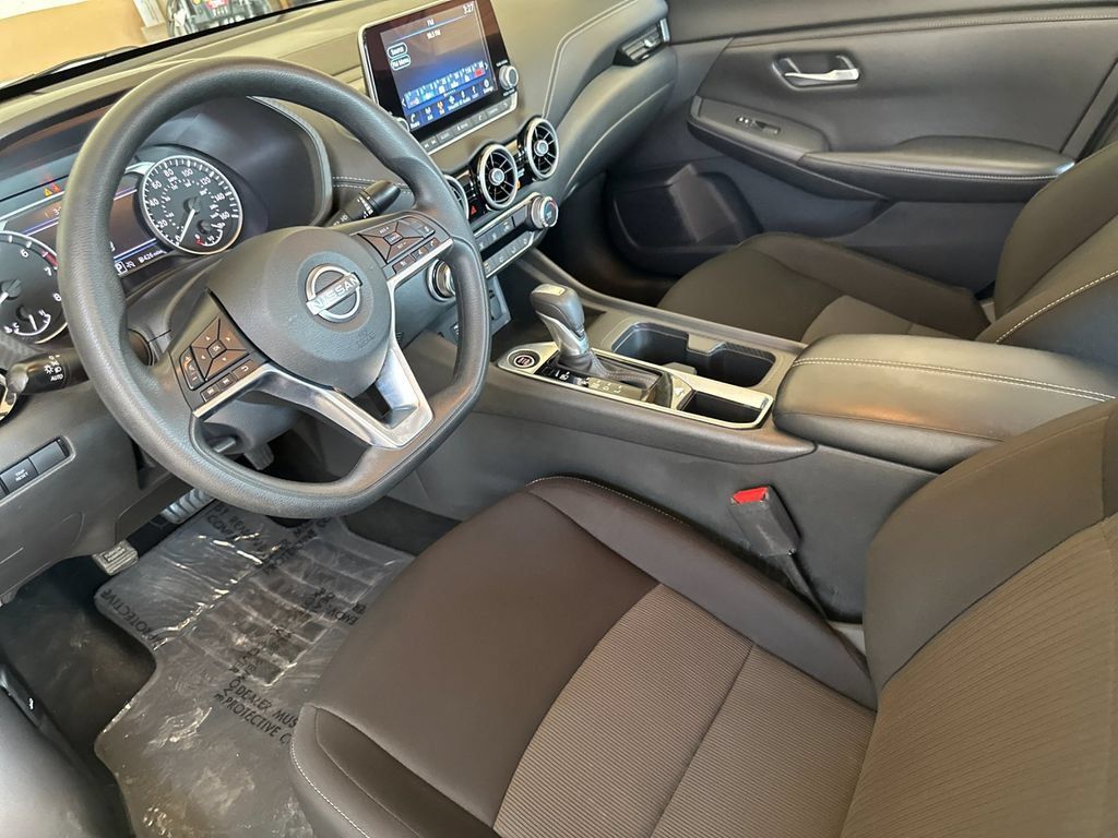 Used 2025 Nissan Sentra SV FWD image 9