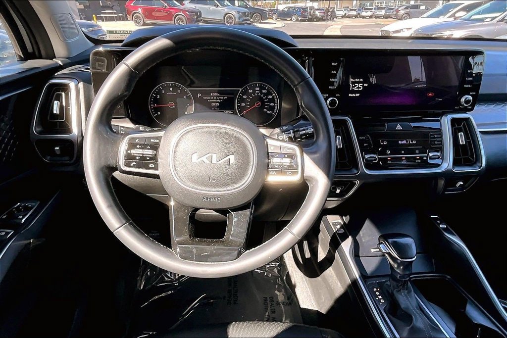 Used 2022 Kia Sorento S FWD image 8