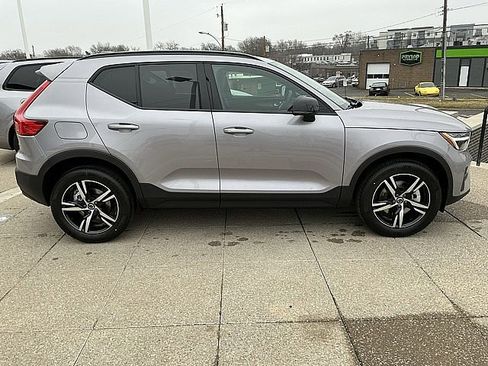 New 2026 Volvo XC40 B5 Core w/ Climate Package image 6