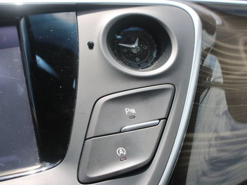 Used 2020 Buick Envision Preferred FWD image 32