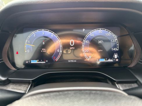 Used 2024 Jeep Grand Cherokee Limited w/ Black Appearance Package image 20