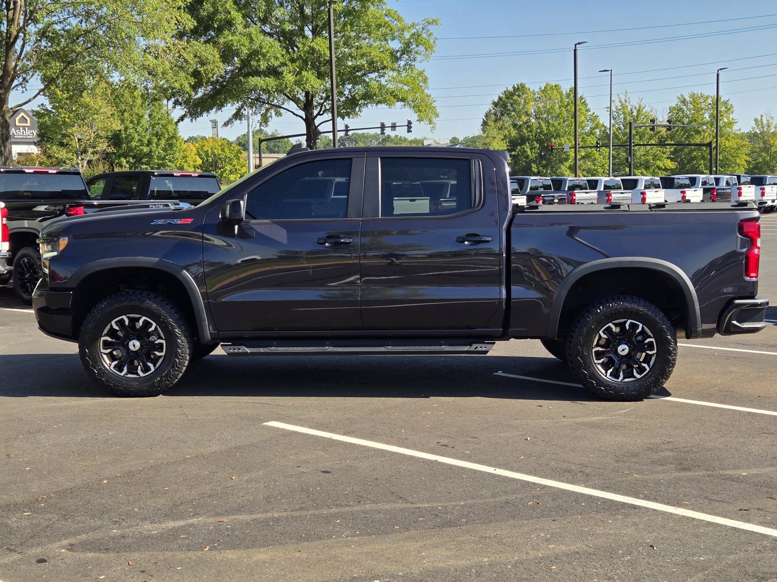 Used 2023 Chevrolet Silverado 1500 ZR2 w/ Technology Package AWD/4WD image 14