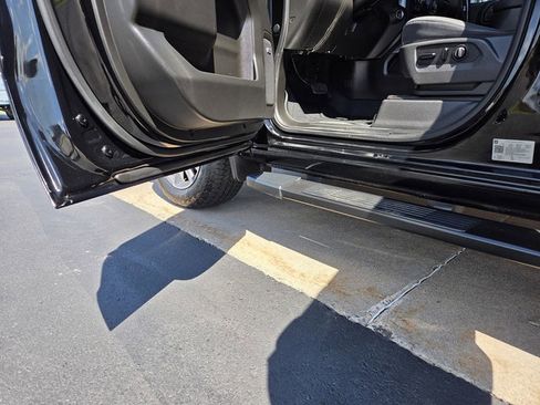 Used 2019 Chevrolet Silverado 1500 RST AWD/4WD image 16