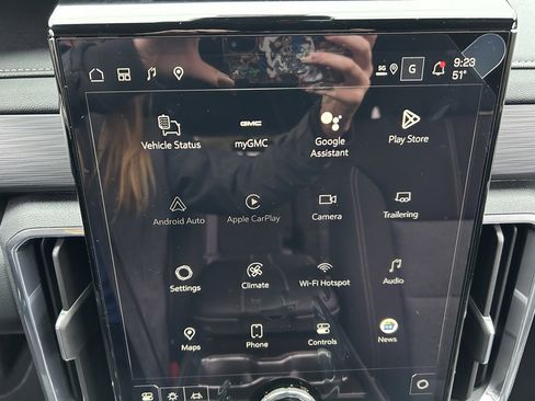 New 2026 GMC Acadia Elevation image 28