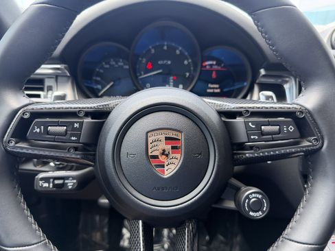 Certified 2025 Porsche Macan GTS AWD/4WD image 35