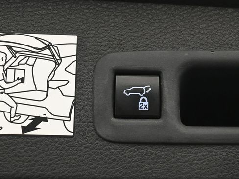 Certified 2024 Toyota Sienna XLE w/ XLE Plus Package image 34