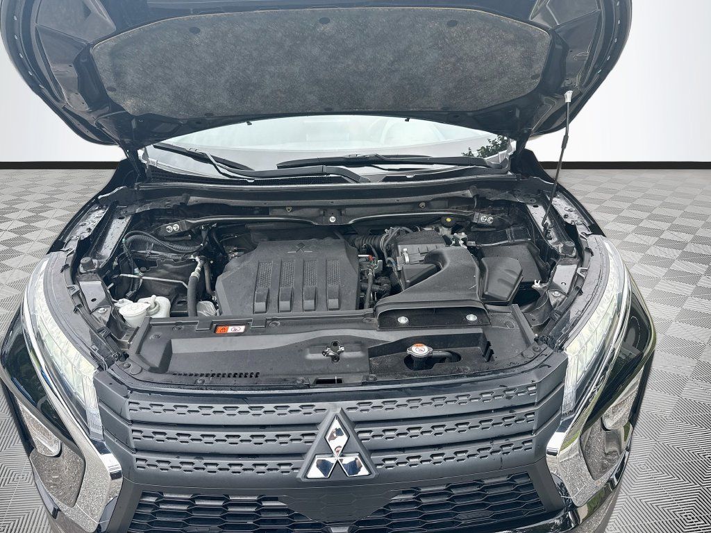 Used 2025 Mitsubishi Eclipse Cross LE AWD/4WD image 32