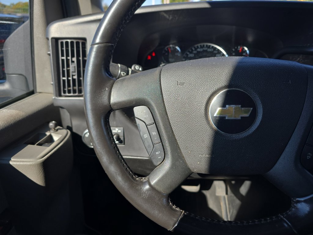 Used 2022 Chevrolet Express 3500 w/ Power Convenience Package RWD image 28
