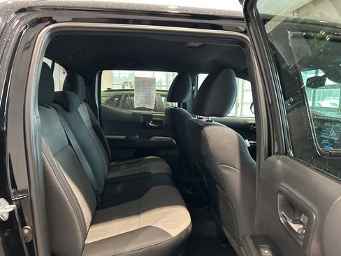 Used 2023 Toyota Tacoma TRD Sport image 15
