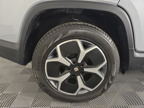 Used 2024 Rivian R1T Adventure image 12