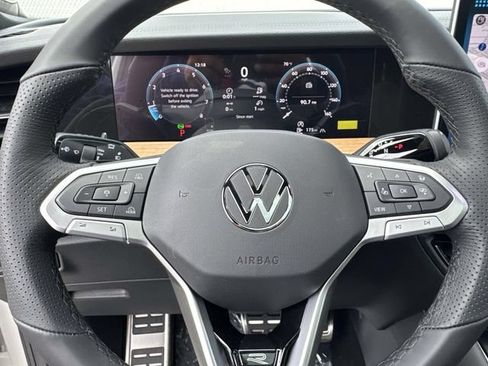 New 2026 Volkswagen Tiguan SEL R-Line AWD/4WD image 17