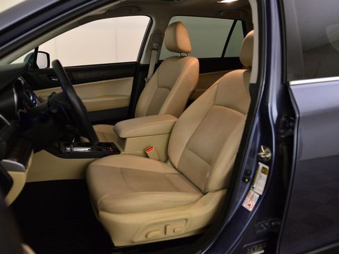 Used 2017 Subaru Outback 2.5i Limited image 5