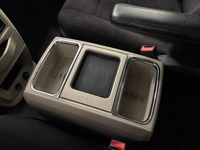 Used 2011 Dodge Grand Caravan Crew FWD image 23