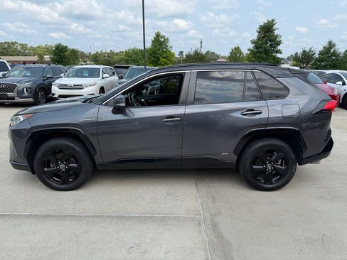 Used 2019 Toyota RAV4 XSE w/ XSE Weather Package AWD/4WD image 8