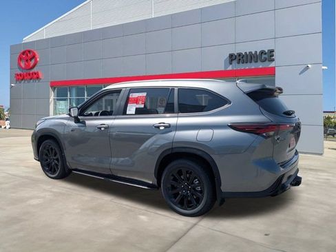 New 2026 Toyota Highlander XLE AWD/4WD image 8