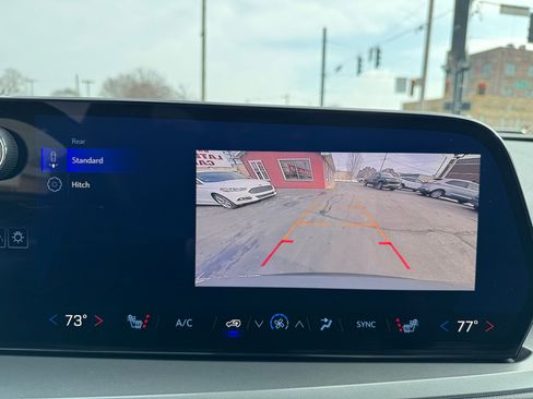 Used 2025 Chevrolet Traverse LT w/ Sun and Wheel Package image 27