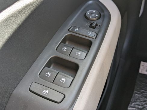 New 2025 Hyundai Venue SEL FWD image 27