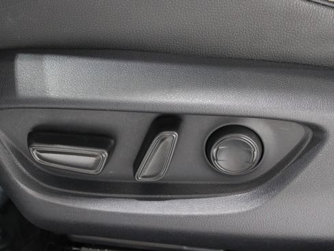 Used 2025 Toyota Camry SE FWD image 41
