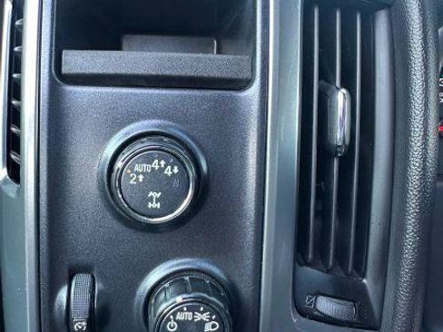 Used 2017 Chevrolet Silverado 1500 LT AWD/4WD image 14