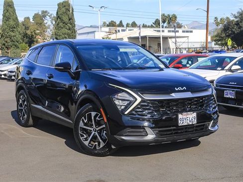 Used 2023 Kia Sportage EX image 2