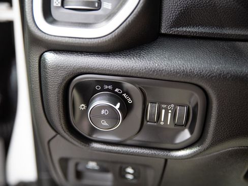 Used 2019 RAM 1500 Big Horn AWD/4WD image 20