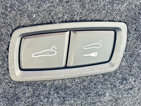 Used 2021 Porsche Taycan 4S image 14