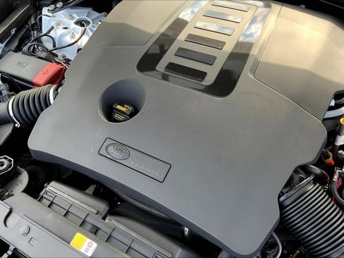 New 2026 Land Rover Range Rover Velar Dynamic SE image 15