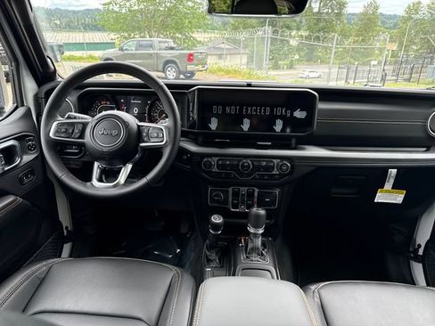 New 2026 Jeep Wrangler Unlimited Sahara AWD/4WD image 11