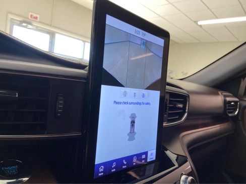 Used 2022 Ford Explorer King Ranch w/ Class IV Trailer Tow Package image 37