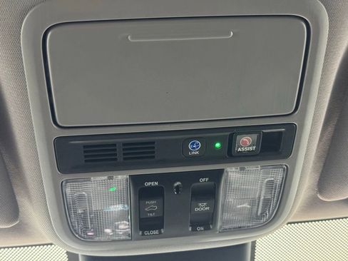 Used 2024 Honda Odyssey Elite image 43