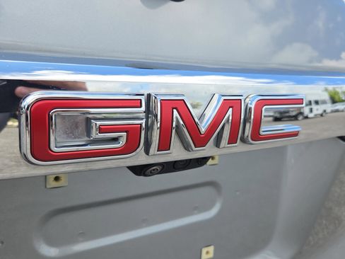 Used 2023 GMC Acadia Denali w/ Denali Ultimate Package FWD image 33