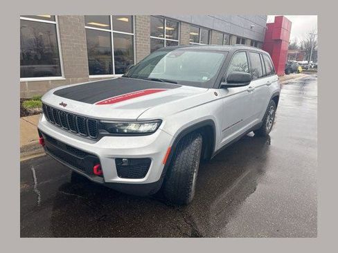 Certified 2022 Jeep Grand Cherokee Trailhawk w/ Luxury Tech Group III image 1