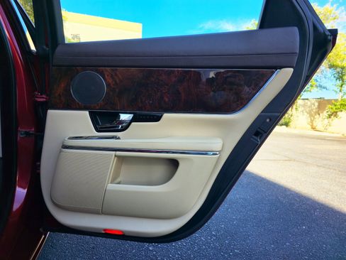 Used 2012 Jaguar XJ image 32