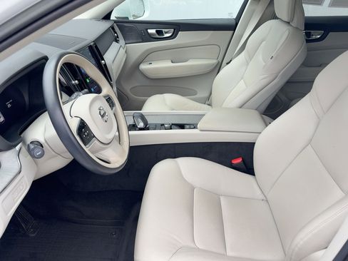 Certified 2023 Volvo XC60 T8 Plus w/ Protection Package Premier image 5