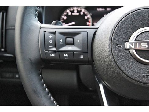 New 2025 Nissan Pathfinder SV w/ SV Premium Package image 15