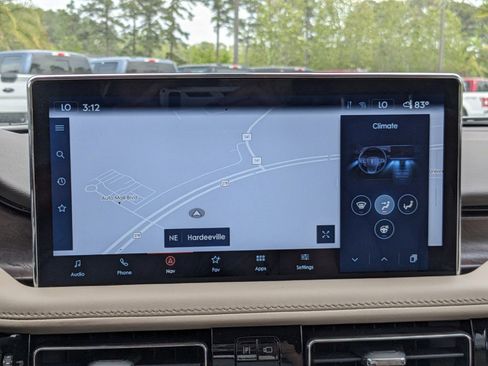 Certified 2023 Lincoln Nautilus Reserve w/ Equipment Group 201A image 24