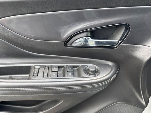 Used 2019 Buick Encore Preferred FWD image 9