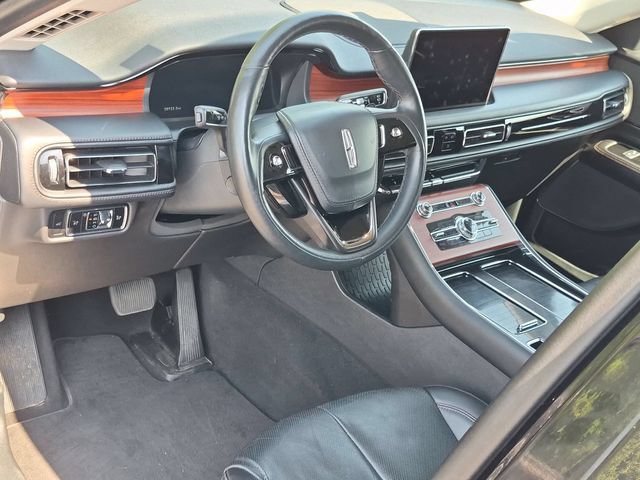 Used 2024 Lincoln Aviator Reserve AWD/4WD image 10
