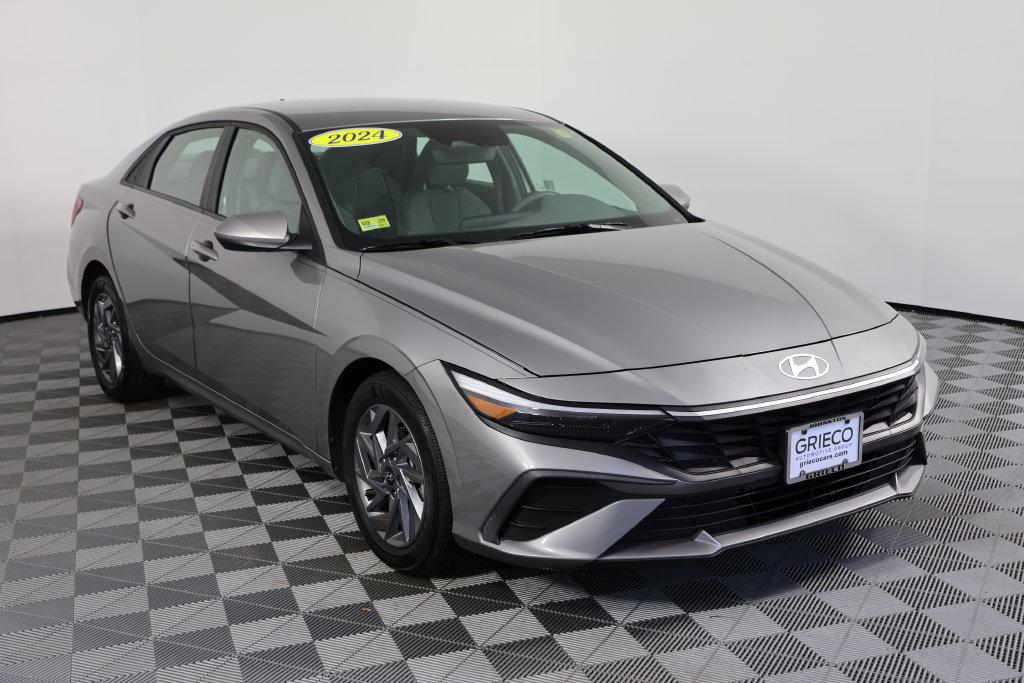 Certified 2024 Hyundai Elantra SEL FWD image 1
