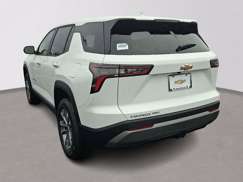 New 2026 Chevrolet Equinox LT w/ Convenience Package II image 3