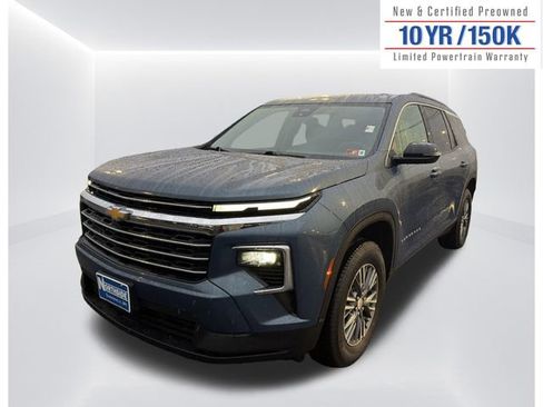 Certified 2025 Chevrolet Traverse LT image 1