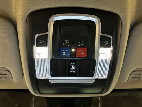 Used 2024 RAM 3500 Laramie AWD/4WD image 24