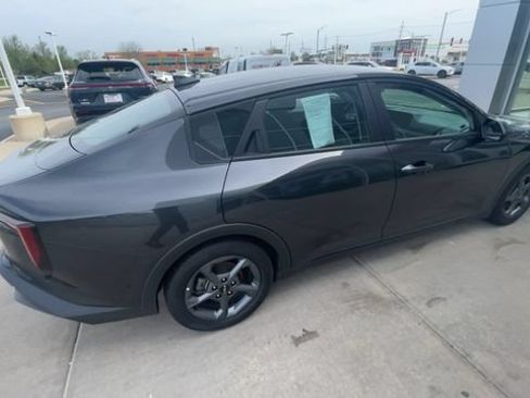 Used 2025 Kia K4 FWD image 2