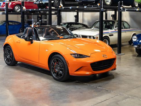 Used 2019 MAZDA MX-5 Miata 30th Anniversary image 1