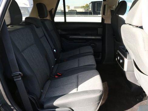 Used 2022 Ford Expedition XLT image 8