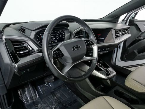 Certified 2023 Audi Q4 e-tron Prestige image 4