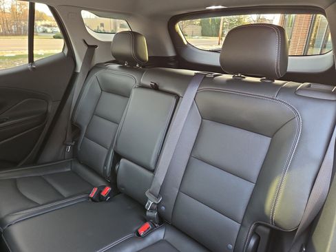 Used 2024 GMC Terrain SLT image 13