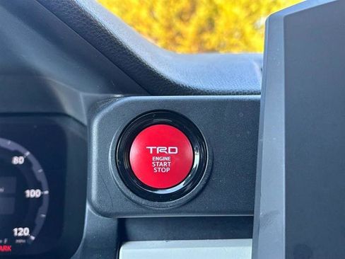 Used 2024 Toyota Tacoma TRD Off-Road image 23